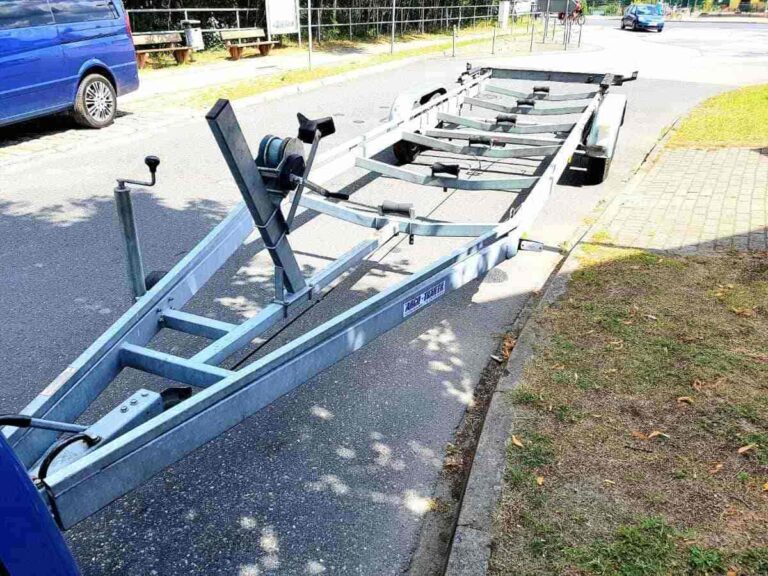 Trailer-mieten-Berlin-Bootsanhänger-Motorboot-3500 kg-Bild 1