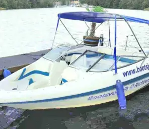 Motorboot Führerscheinfreies Motorboot Bowrider ”Manja” in Berlin Köpenick Grünau mieten Bild 1