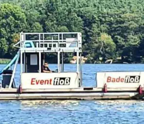 Floss Partyboot mieten Berlin Köpenick 15 PS ohne Führerschein mit WC 18 Pers Bild 1